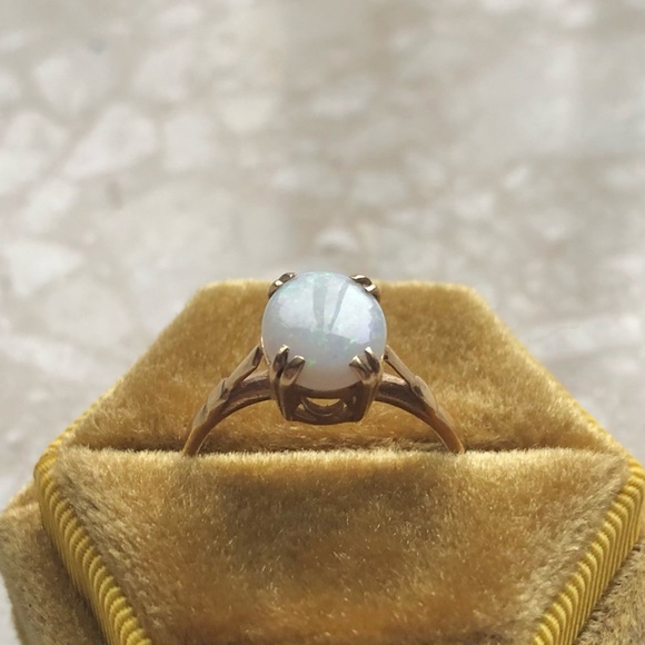Vintage Opal Oval Yellow Gold Claw Ring - Picture 12 of 12